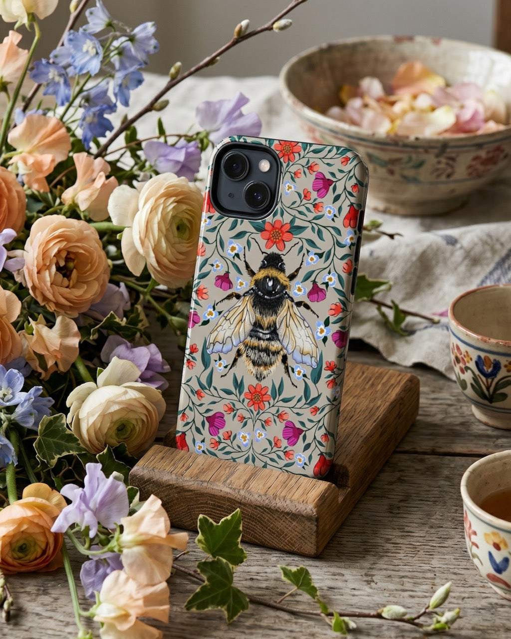 GARDEN BEE IPHONE CASE