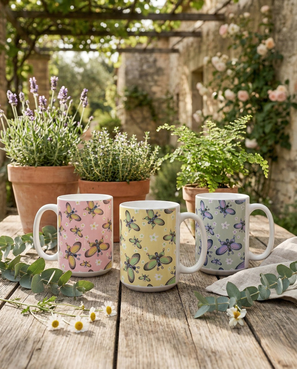 GARDEN FLUTTER CERAMIC MUG