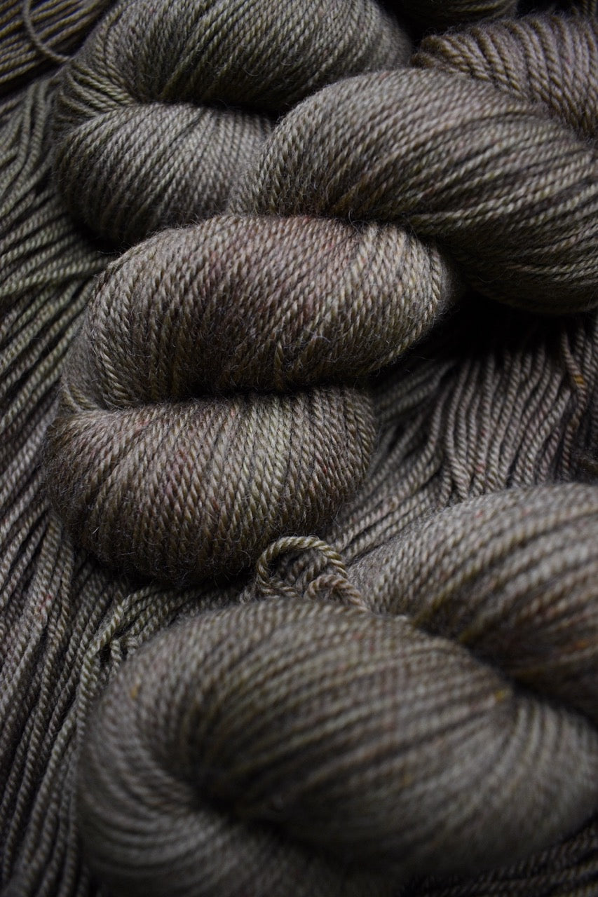 Bfl wool yarn hand dyed.